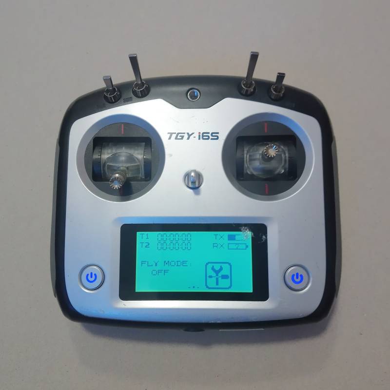 Turnigy TGY-i6S – 10kanálový RC vysílač