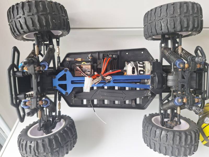 RC auto Himoto Monster EMXT-1 Beetle 4WD RTR 1:10
