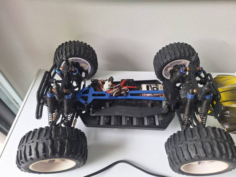 RC auto Himoto Monster EMXT-1 Beetle 4WD RTR 1:10
