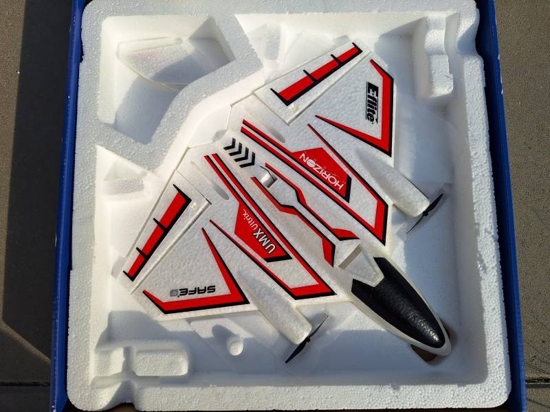 UMX Ultrix 0.34m BNF Basic + LED + baterie