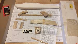 Stavebnice letadla ALIEN od Svoru s lamin. trupem!