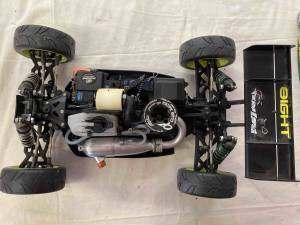 Prodám Buggy 1:8 nová, nitro, včetně vysílače a př