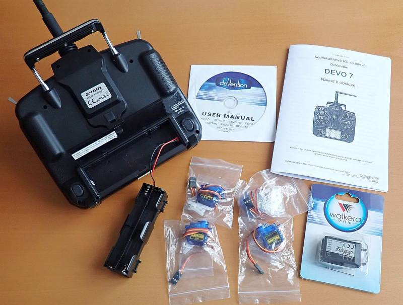 RC souprava Walkera deVention s dronem