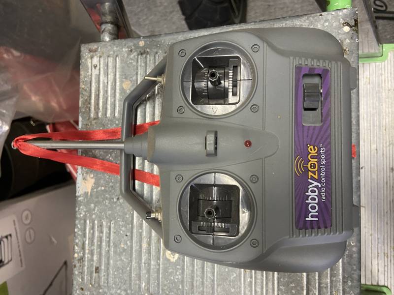 RC servo serva, táhla, motor, vrtule vysílač