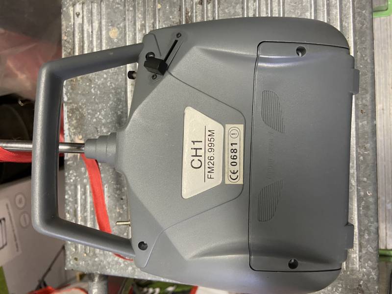 RC servo serva, táhla, motor, vrtule vysílač