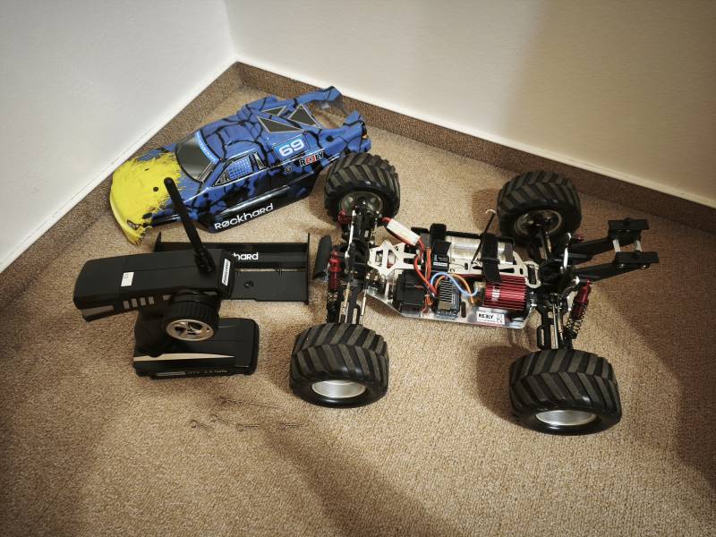 RC model auto 1:10 - EP Truggy Reely Rockhard II