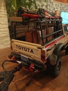 RC Toyota HiLuxHighLift 4x4 Tamyia
