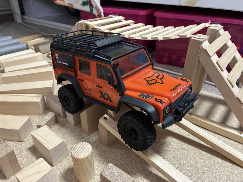 TRAXXAS Land Rover Defender 1/18