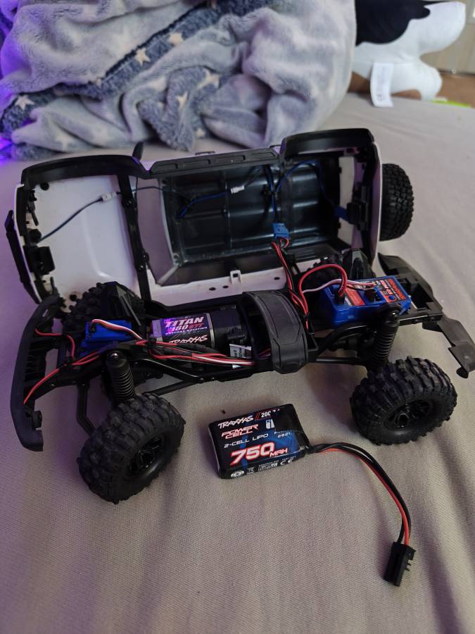 Traxxas TRX4M (Ford Bronco bílá)