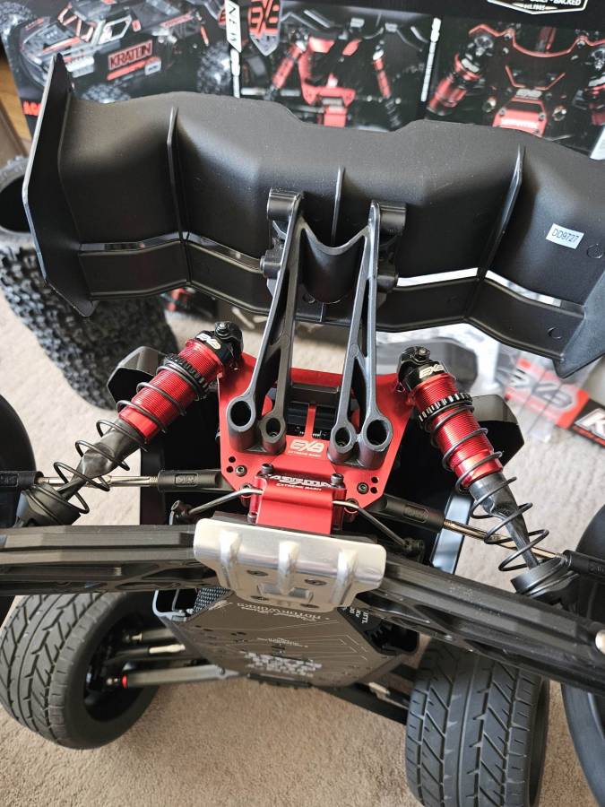 Arrma Kraton 6S BLX V6 1:8 4WD EXtreme Bash