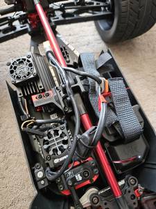 Arrma Kraton 6S BLX V6 1:8 4WD EXtreme Bash