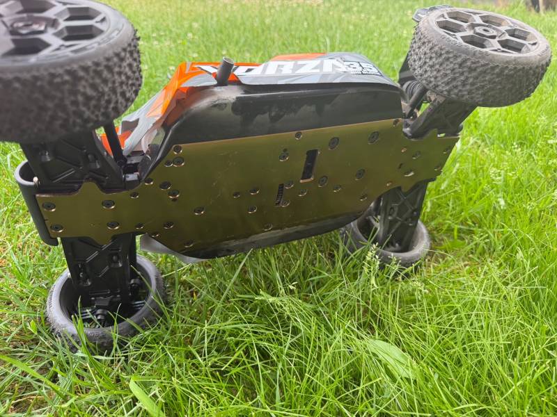 RC auto Vorza Nitro Buggy 3.5