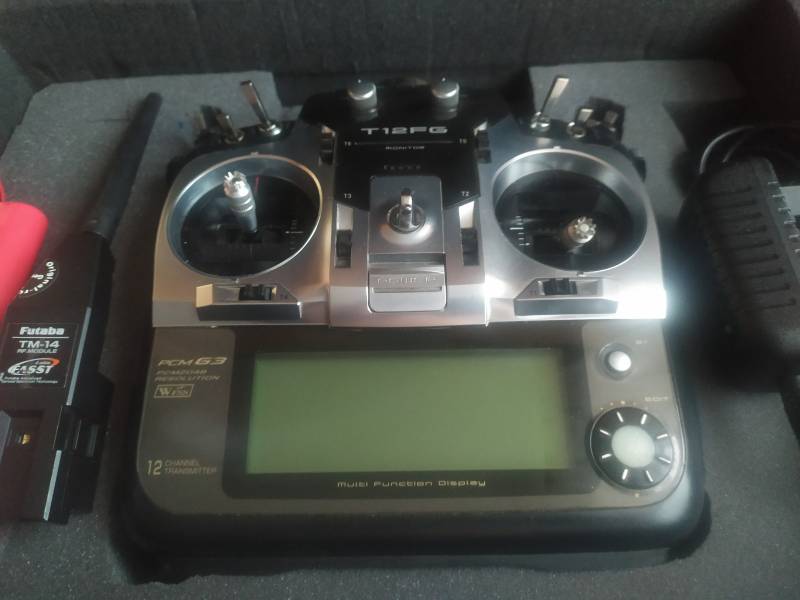 Futaba 12FG 2,4 GHz