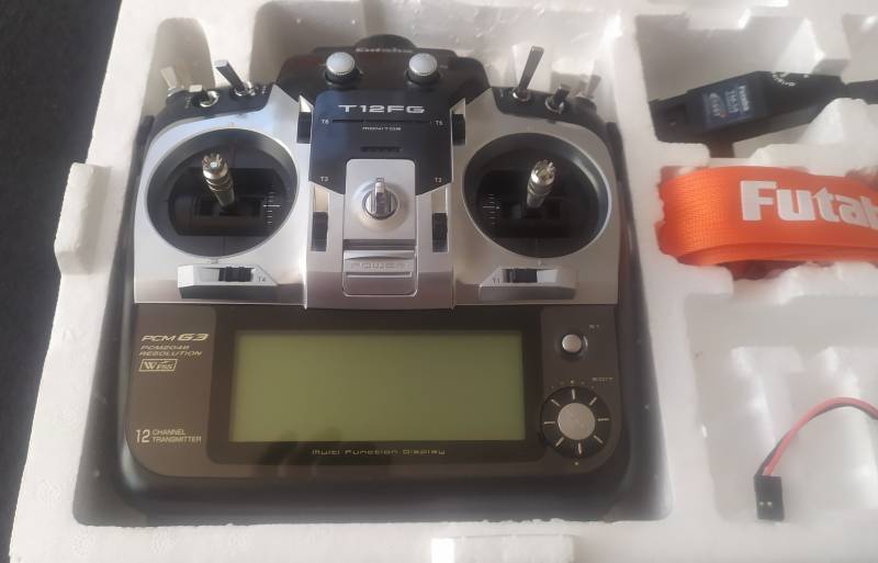 Futaba 12FG 2,4 GHz