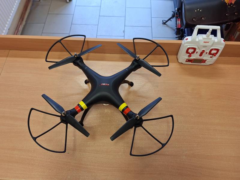 RC DRON Syma X8C
